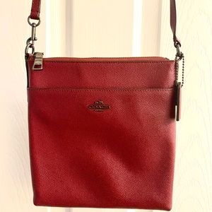 Coach crossbody burgundy/gunmetal hardware